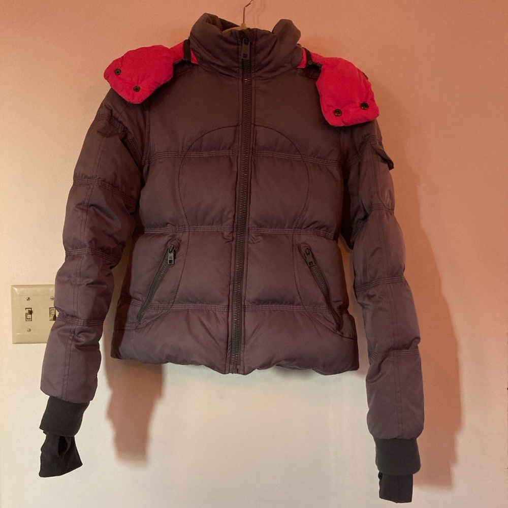 Lululemon short puffer coat
